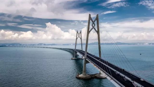 為港珠澳大橋 編織彩虹的中大人